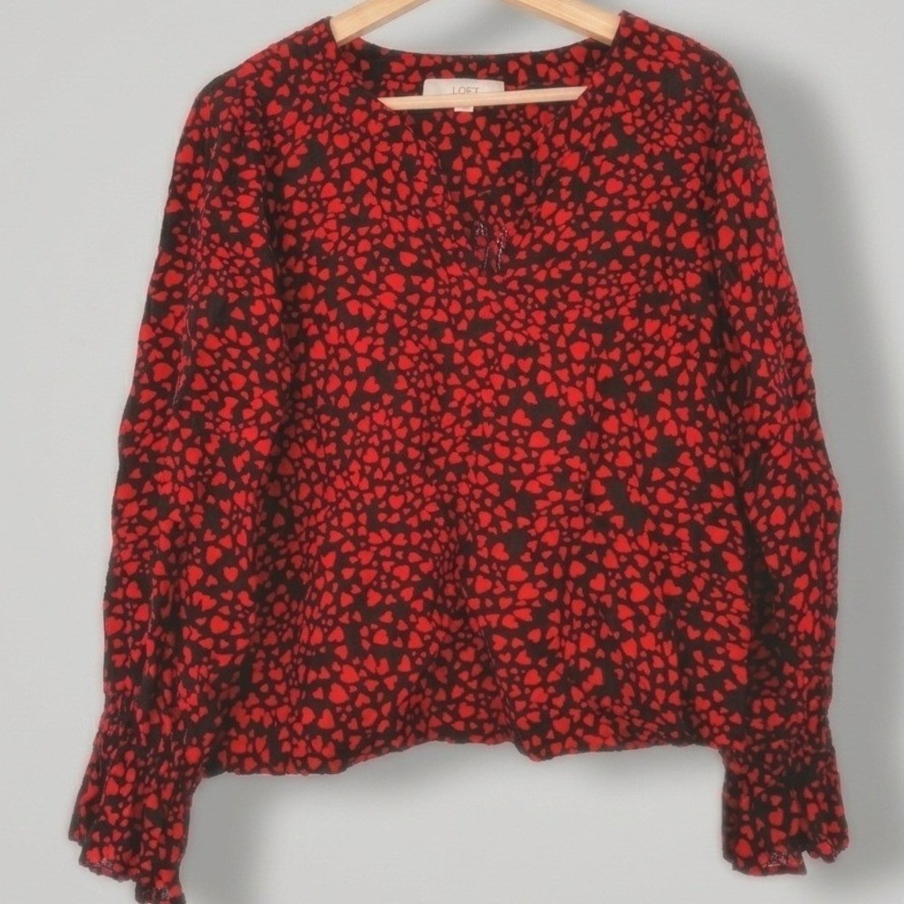 LOFT Red Heart Print V-Neck Blouse Smocked Cuffs M Whimsy Feminine Coquette
